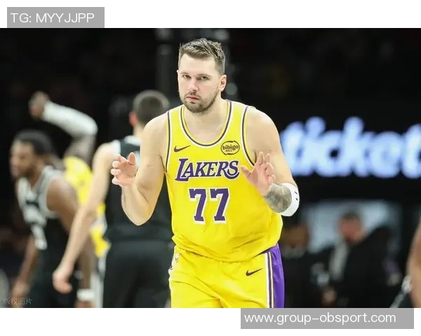 美媒热议里夫斯表现是否已成为湖人第二核心球员仅次于东契奇 美媒热议里夫斯表现是否已成为湖人第二核心球员仅次于东契奇