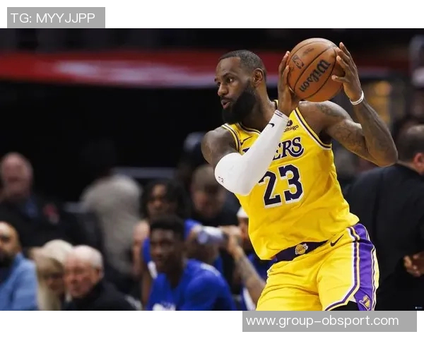 詹姆斯状态回暖过去7场表现出色场均279分79板76助命中率高达55 詹姆斯状态回暖过去7场表现出色场均279分79板76助命中率高达55